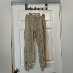 Gap Tan Cargo Pants! Size 0! Great Condition!